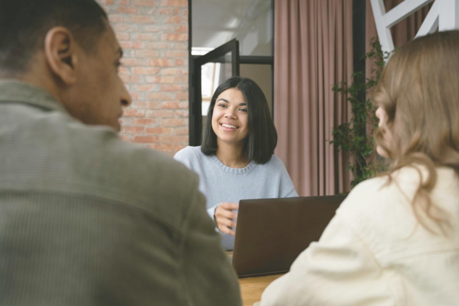 Tableau de bord financier avec indicateurs de performance budgétaire